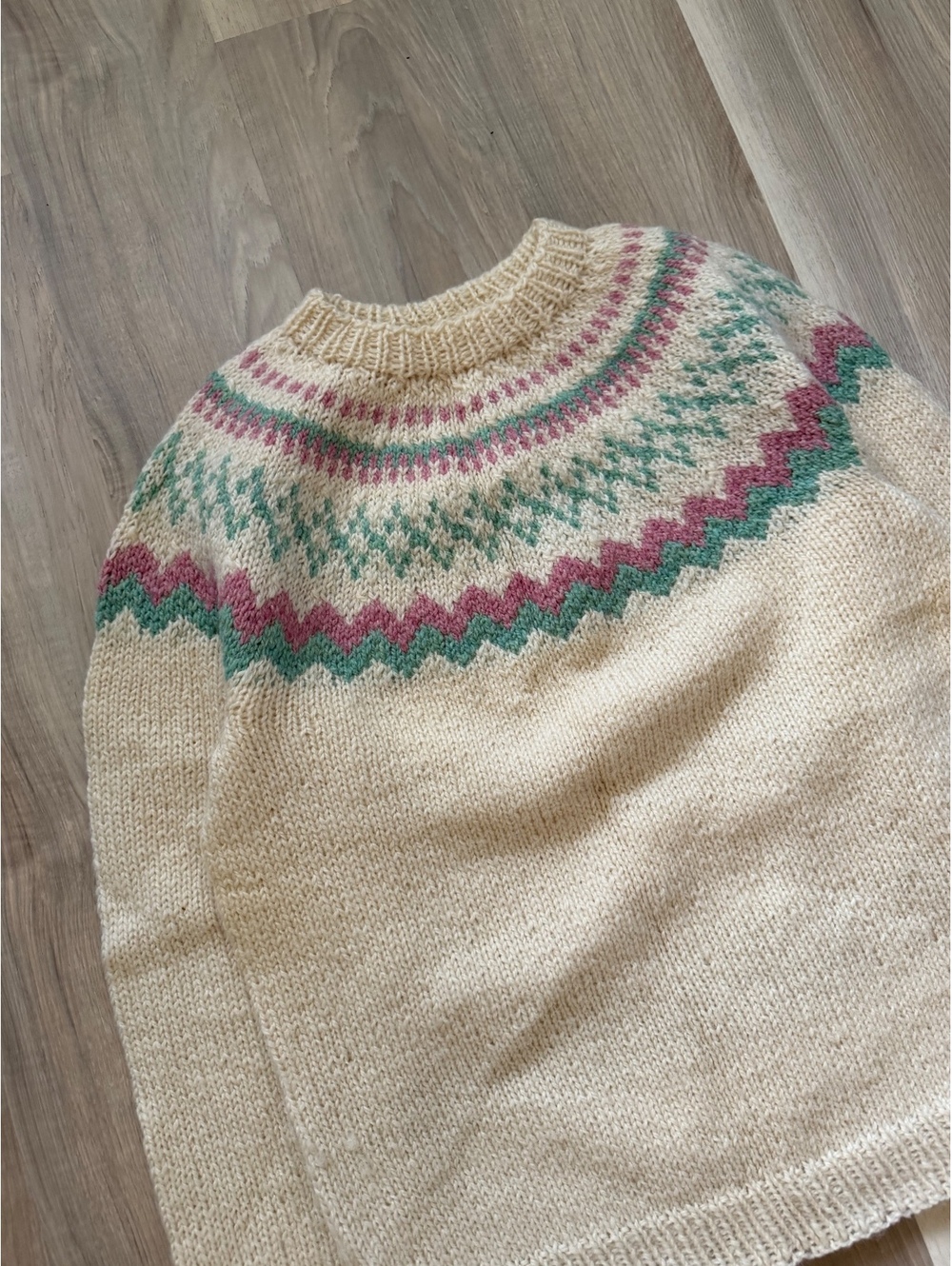 Vintage Handknit Grandma Style Sweater - Picture 2 of 5